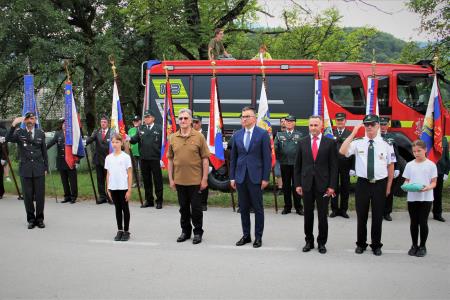 Pred predajo spominskega obeležja